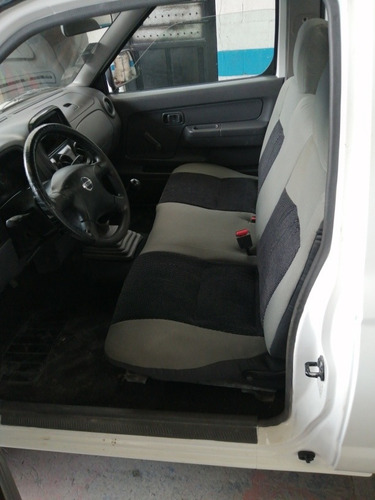 Imagen 8 de 10 de Nissan Np300 2014 2.4 Chasis Mt