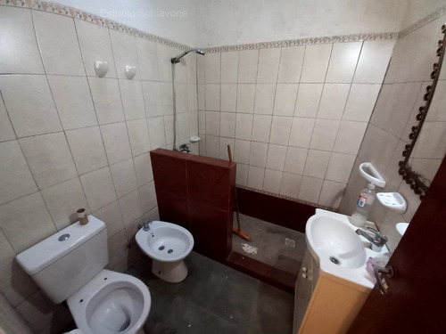 Casa En Venta En Avellaneda Con 2 Ph Ó Departamentos Tipo Casa