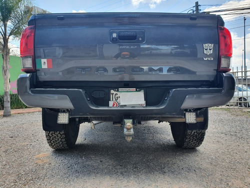 Imagen 8 de 13 de Toyota Tacoma 4x2
