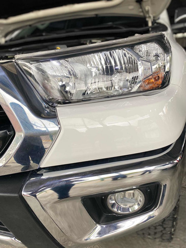 Imagen 4 de 7 de Toyota Hilux Diesel 4x4 Automático