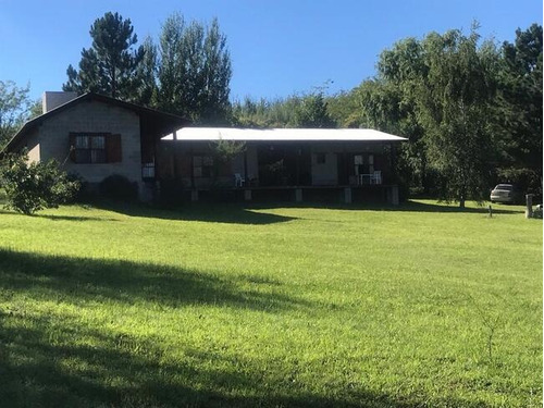 Casa En Venta En La Localidad De Villa Yacanto, Valle De Calamuchita Córdoba. 4 Dormitorios, Pileta, Parrilla, Lote Parquizado, Frutales