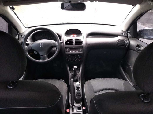 Peugeot 206 2008 1.4 Presence Flex 5p