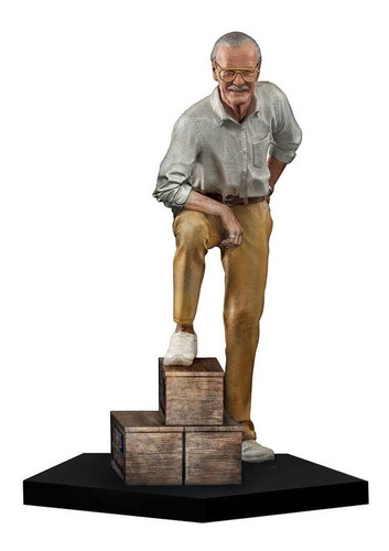 Estátua Stan Lee Regular Art Scale 1/10 - Iron Studios