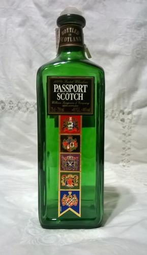 Botella Vacía Passport Scotch