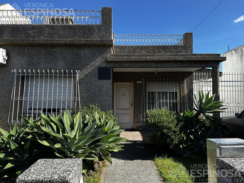 Casa En Ramos Mejia  3 Ambientes