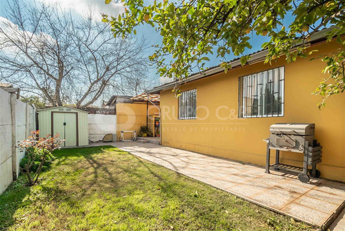 Casa En Venta De 4 Dorm. En Macul