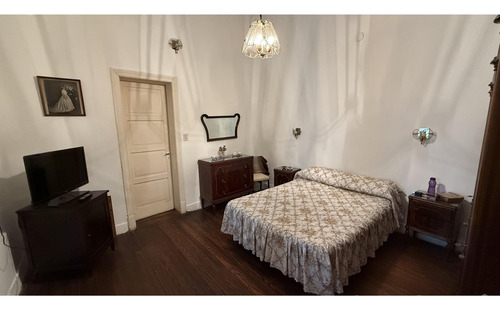 Venta Casa Amplia Y Luminosa En El Corazón De Mataderos