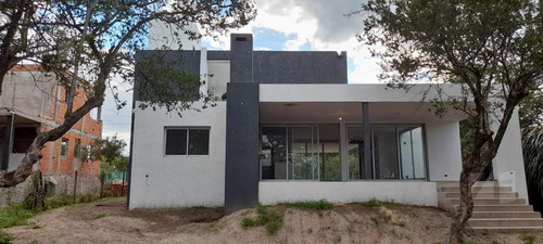 Casa En Venta A Estrenar Posesión Inmediata  3 Dormitorios  Lote De 1045m2  Country Las Corzuelas