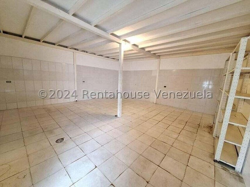 Venta De Local Comercial Tipo Galpon En Zona Centro, Calle 27, Cod 25 3393 En Muy Buenas Condiciones, Comunicate Soy Gabi Irastorza.