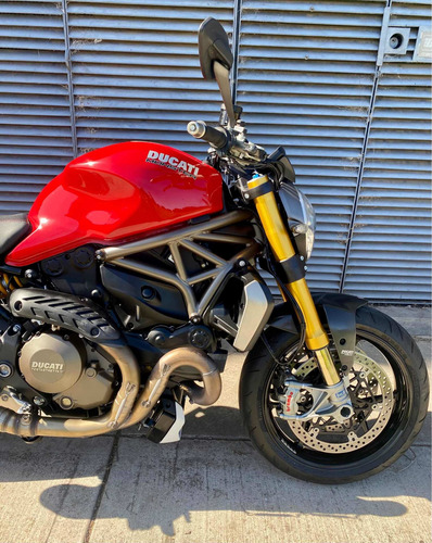 Ducati Monster 1200 S