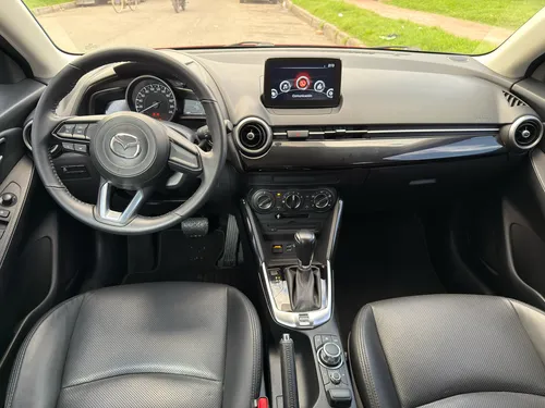 Mazda 2 1.5 TOURING AUTOMATICO HB