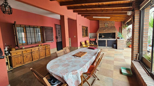 Casa 4 Ambientes Con Quincho Parrilla Y Jardin