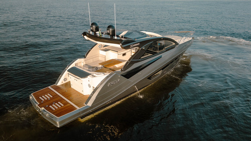 Lancha Azov Z480 Ht Referência Em Navegabilidade