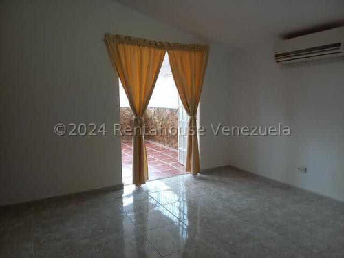 Luisa E. Casa En Venta En Nueva Casarapa Msl #25-5072