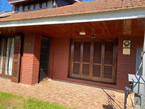 Imagen 2 de 21 de Chalet En Venta En Barrio Fortunato De La Plaza
