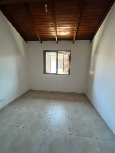 Duplex De 3 Ambientes Con Patio En Lomas Del Mirador