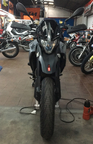 Imagen 10 de 16 de Aprilia Dorsoduro 750 Supermotard