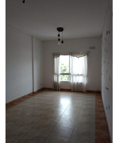 Imagen 1 de 11 de Departamento 3 Ambientes En Caseros, Tres De Febrero