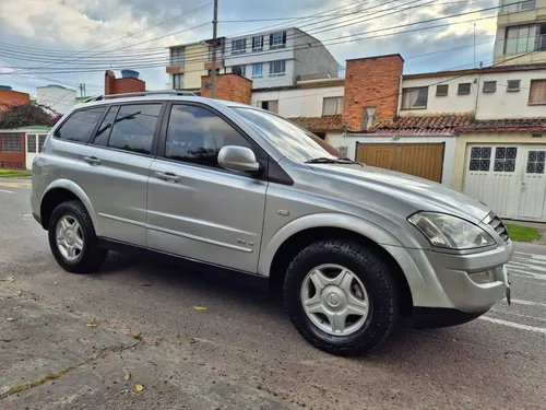 Ssangyong Kyron 2.3 Gasolina 7 Pasajeros