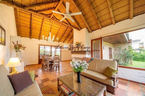 Imagen 9 de 16 de Venta Casa En Montoya Con Vista Parcial Al Mar 4 Dormitorios