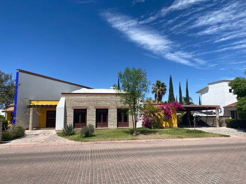 Jardines Del Lago, Aguascalientes, 470 M2 Const., 1030 M2 Terreno,vigilancia, Casa Club