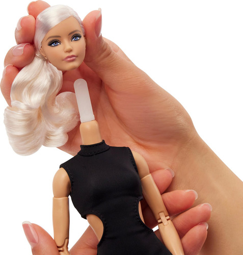 Boneca De Colecionador Barbie Basics Modelo 02 Com Cabelo Lo