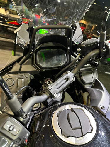 Imagen 4 de 18 de Kawasaki Nueva Versys 650 2023 0km Oportunidad Santander