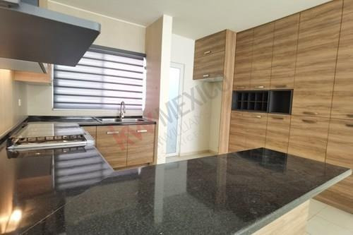 Imagen 20 de 25 de Casa De 4 Recamaras Con 4 Baños Completos Muy Amplia $12,000
