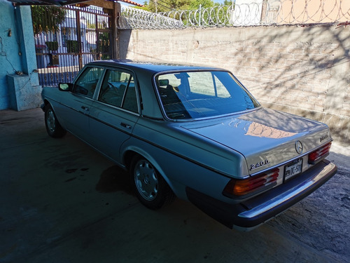 Imagen 5 de 15 de Mercedes Benz 240d