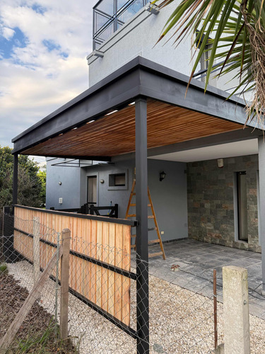 Pérgola. Techo Cochera Y Galerías