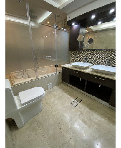 Apartamento En Venta De 109 M2 - Urb. Santa Ines