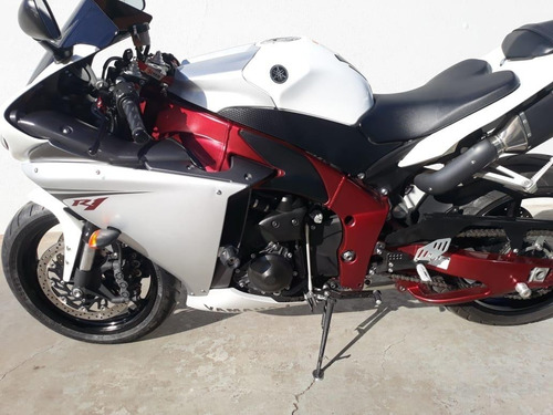 Yamaha R1.