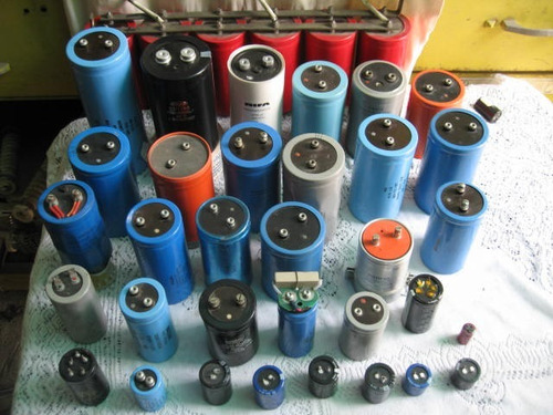 Condensador Electrolítico En Dc 560000uf 6.3vol (Usado)
