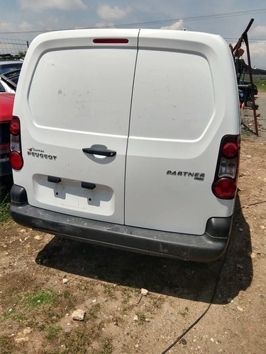 Imagen 2 de 5 de Peugeot Partner Diesel Carga Panel Por Partes Refacciones