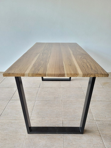 Imagen 2 de 8 de Mesa Industrial De Comedor Madera Dura Maciza Modelo Vini