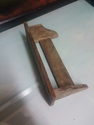 Repisa De Pared Antigua En Madera