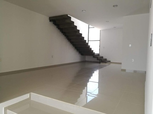 Imagen 4 de 14 de Casa Con Alberca Propia En Cumbres Del Lago, Terraza, 3 Recs