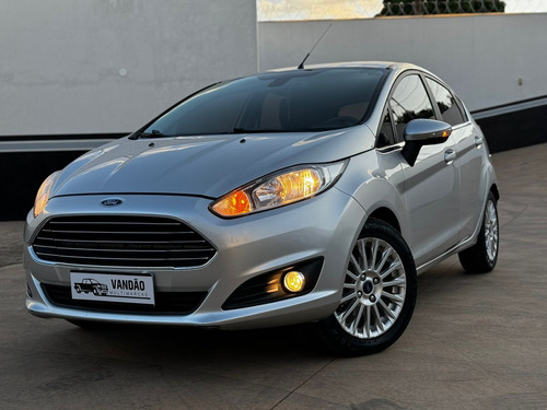 Ford Fiesta Prata 2016