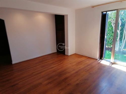 Casa En Arriendo De 3 Dorm. Mas Servicios En Las Condes