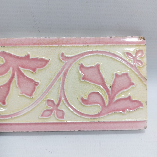 Antiguas Guarda De Mayólica En Relieve Floral Set X 2 7147 (Usado)