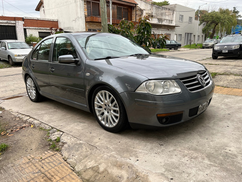Volkswagen Bora 1.8 Highline T 180cv Cuero