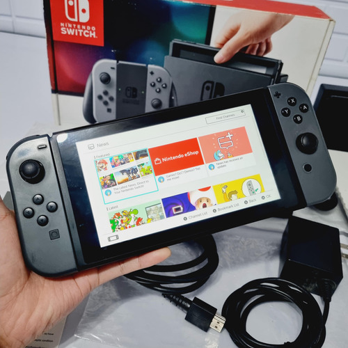 289- Console Nintendo Switch V1 Funcionando Perfeitamente. Preto (Usado)