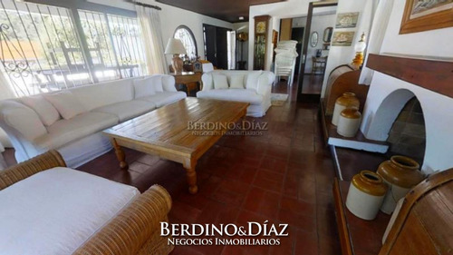 Exclusiva Y Hermosa Casa Ideal Para Vivir Todo El Año En Punta Del Este- Ref: 364