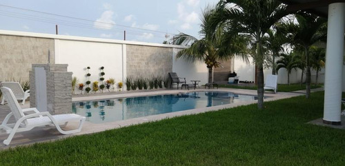 Renta Casa Con Alberca 1 Hab Col. Calzada Tuxpan Veracruz