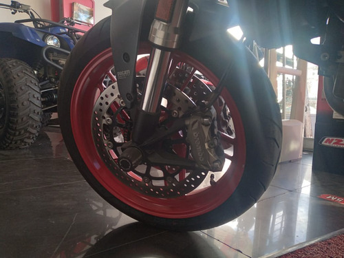 Ducati Monster 821 2017 Performance Bikes
