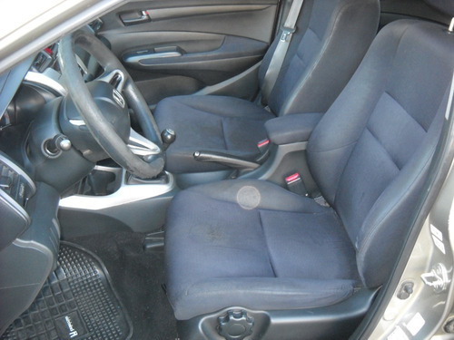 Imagen 5 de 18 de Honda City Lx Mt 120 Cv Gris