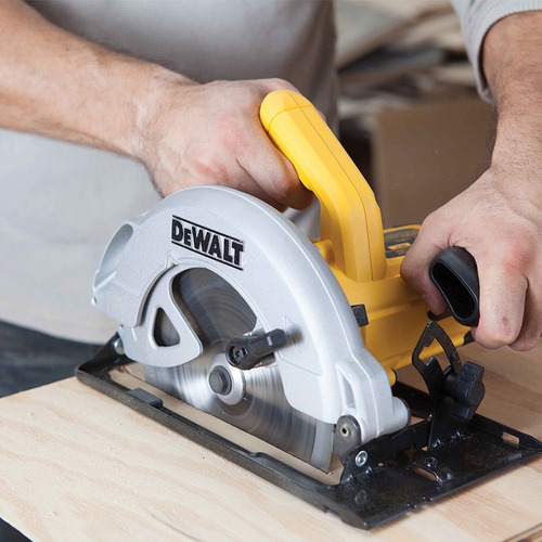 Imagem 3 de 5 de Serra Circular Dw560 Dewalt 1400w 110v 7 1/4 Pol.