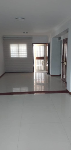 Imagen 4 de 9 de Twohouse En Venta En Lechería