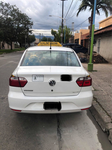 Volkswagen Voyage 1.6 Trenline 101cv 2016
