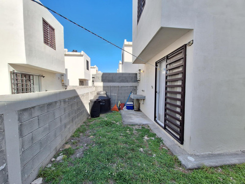 Casa En Venta En Asturias Con Areas Verdes En Apodaca Nl